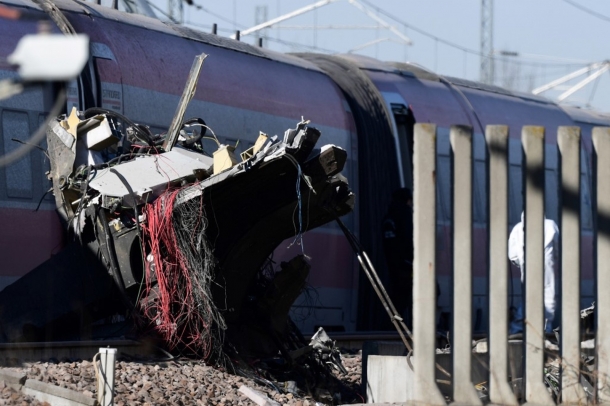 destroços de trem na Itália, em 6 de fevereiro de 2020 